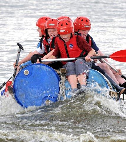 Youngsters were making waves when they took part in free sailing taster sessions at Yeadon Tarn.