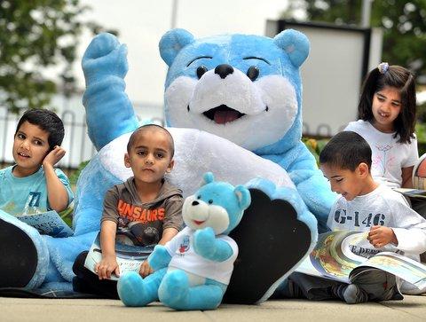 Learning to read was a real picnic for these youngsters during the summer holidays when Bookstart Bear dropped in to help. 