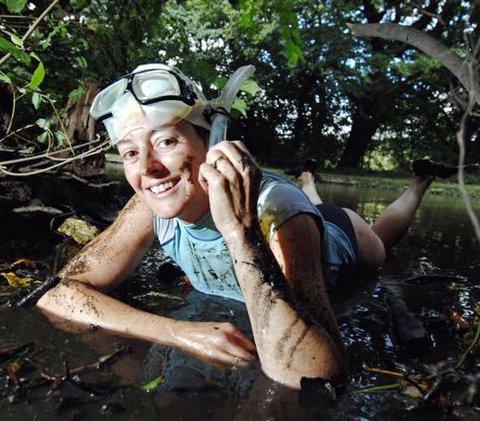Bog snorkelling world record holder Joanne Pitchforth failed to win back the world champion crown at this year's championships.