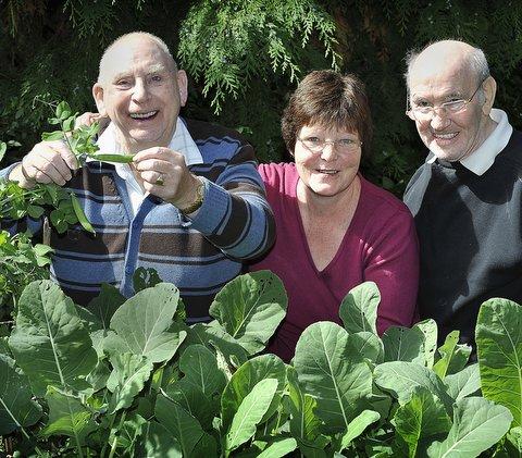 Elderly residents of a Baildon care home are spreading the word about “grow your own” food after spending more than five months cultivating their own vegetable patch 