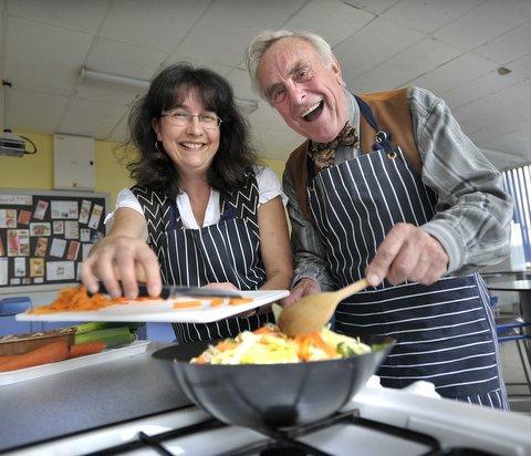A new course is aimed at providing men with the skills needed to become good cooks. 