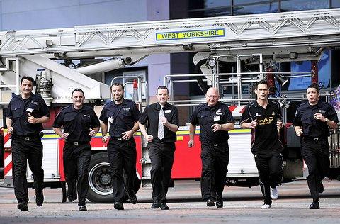 Bradford City striker Peter Thorne is backing firefighters in their attempts to raise £5,000 for the Burns Unit Appeal.