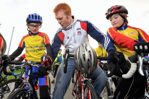 Olympic and World Team Pursuit champion Ed Clancy visited children at the East Bradford Cycling Club. 
The children’s Saturday Bike Club at Richard Dunn Sports Centre welcomed the four-time gold medallist as a reward for two of the U12 teams.