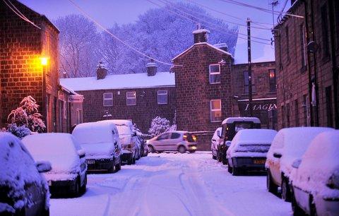 The bad weather hit Steeton hard this morning as people struggled to get around the district and faced digging out cars.