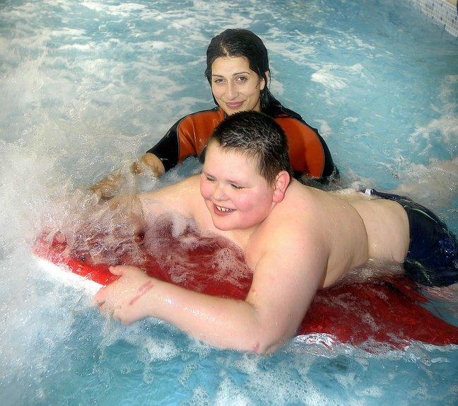 People with learning disabilities are making a splash thanks to new aqua fitness and therapeutic sessions at a hydrotherapy pool. 
The sessions, at the Duck and Dive scuba diving school in Shipley, include activities such as kayaking and snorkelling.