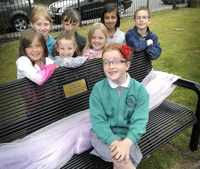 Family and friends of a much-loved Bradford woman have dedicated a park bench in her memory.
Pupils, parents and staff at Sandy Lane Primary School in Allerton raised almost £900 for the bench, installed in Greenwood Park, to remember Lisa Fearnside.