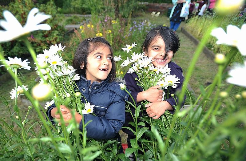Children tickled their taste buds with some locally grown produce to learn about healthy eating and the environment at a Bradford allotment.