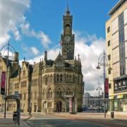 Met Office forecasts a mixture of sunny, cloudy and wet weather for Bradford in the week ahead