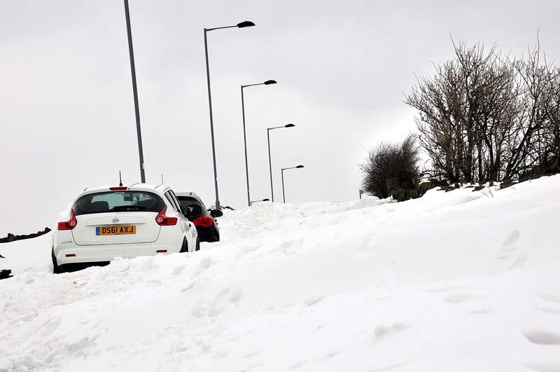 Cars stuck in snowdrifts in Wilsden