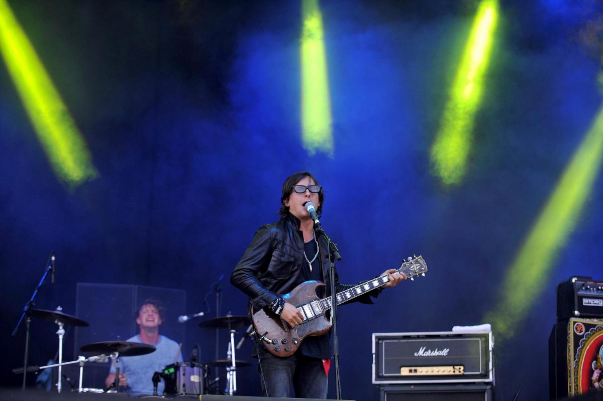 Carl Barat & The Jackals on stage at Bingley Music Live 2015