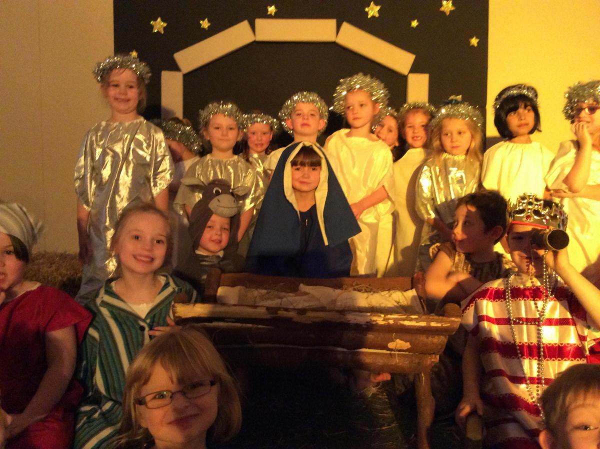 KS1 Nativity of "prickly Hay" from Blakehill Primary school. 

The images contain pupils from classes: 1P, 1R, 2R, 2S