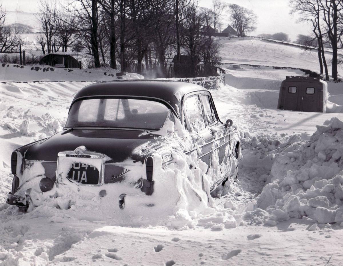 A car trapped in snow in Eldwick in 1963