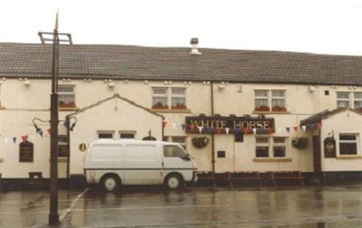 Peter Haigh sent us this picture of the White Horse, also taken in 1992