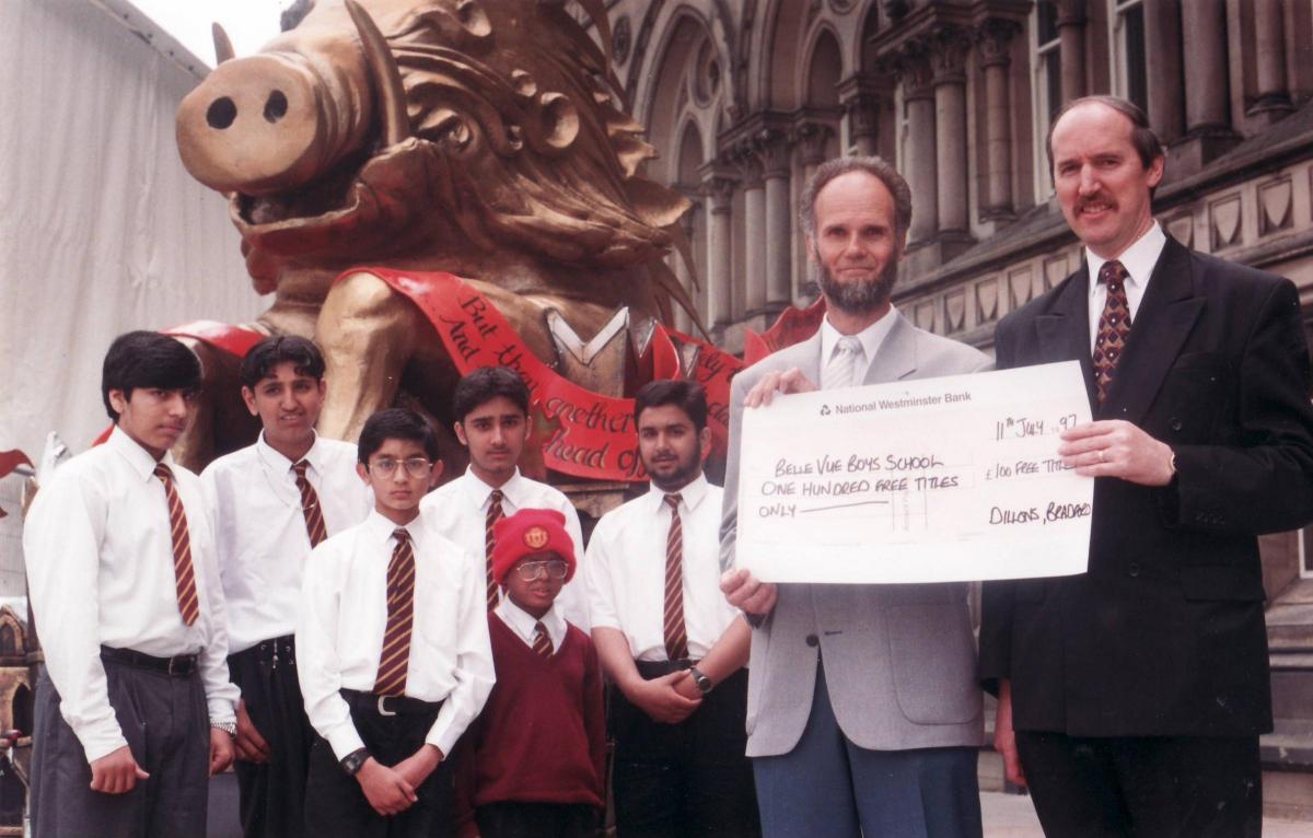 Belle Vue pupils receive a prize from Jim Flood in 1997