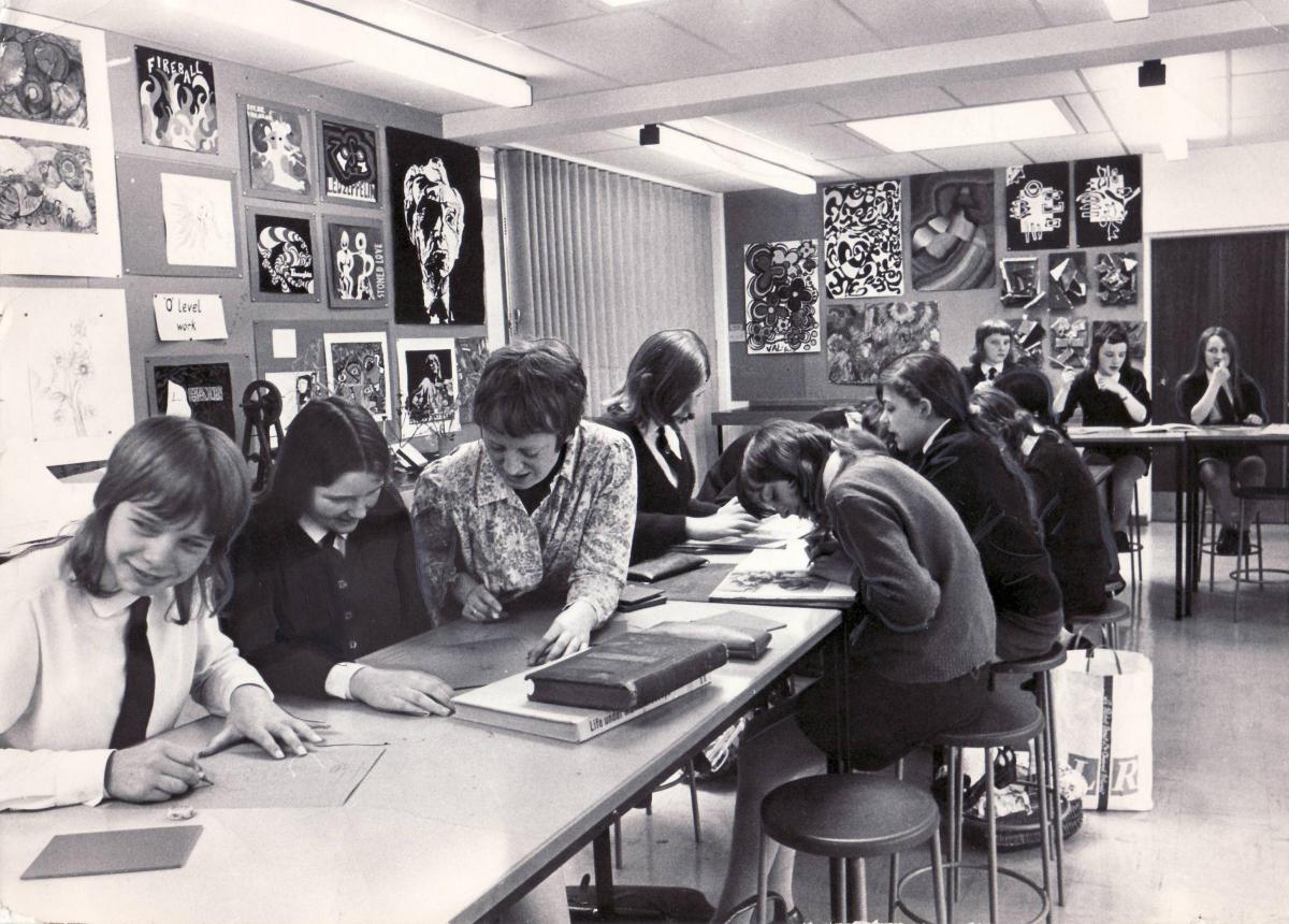 Belle Vue Girls School pupils in 1972