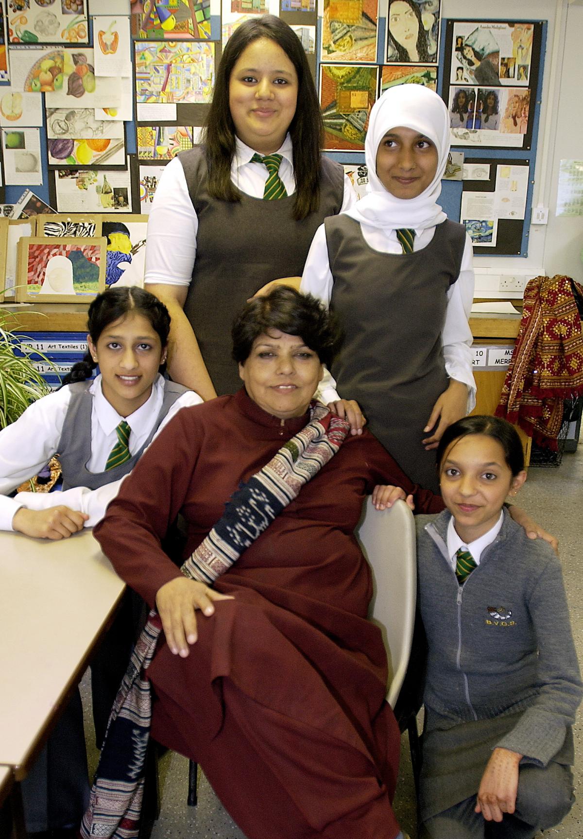 Belle Vue schools, visitor Kishwar Naheed, 2006