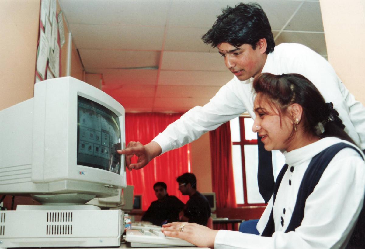Computer library at Grange School 1994