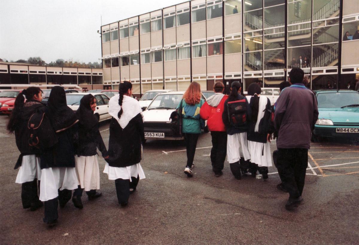 Pupils arrive at Grange school, 1994