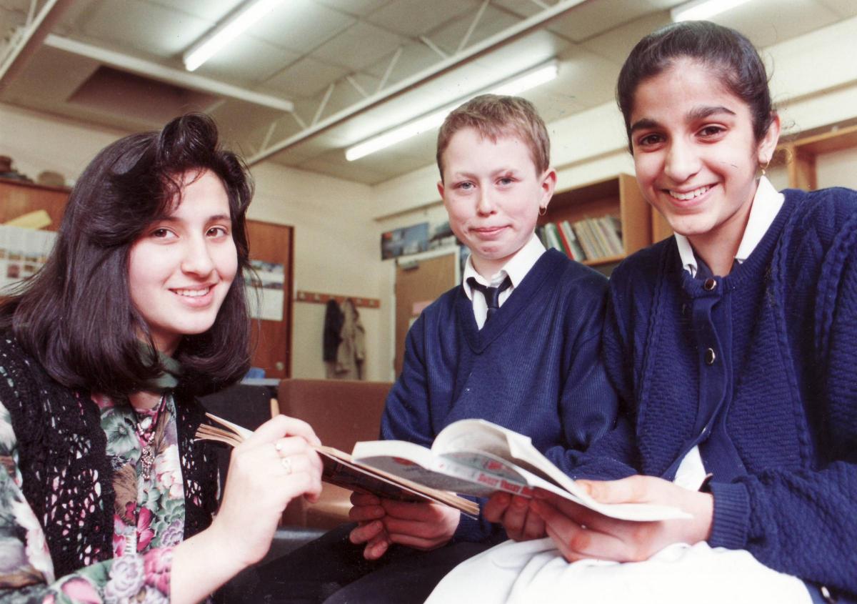 Grange Upper School help with reading scheme, 1994