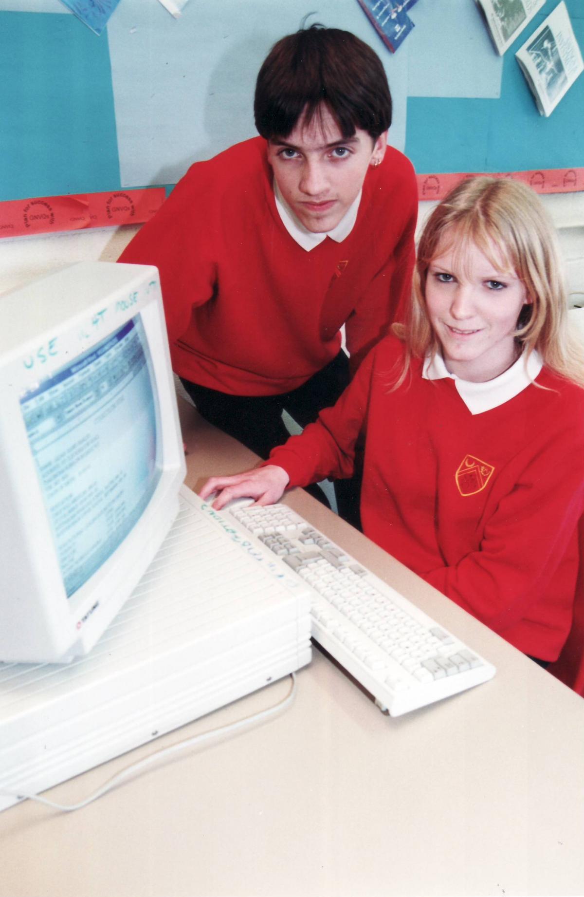 Pupils get to grips with computers in 1998