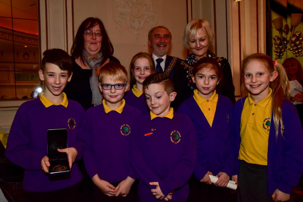 Young Active Citizens award winners Shirley Manor Primary School pupils with Lord Mayor Geoff Reid and Lady Mayoress Chris Reid
