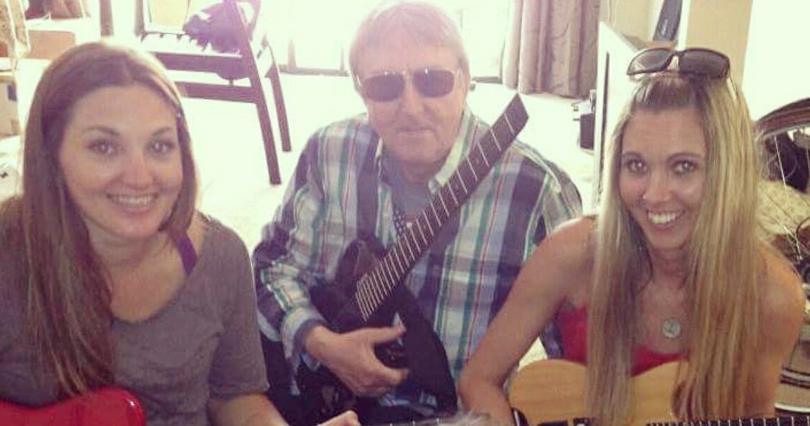 Family of musician who 'died broke' overwhelmed by funeral appeal
