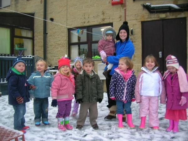 The children at Little Acorns in Gomersal had a wonderful day playing outside in the snow! The children all made a snowman together. Rachael Hayes said ‘it was a fantastic experience watching the children work together and watch their imaginations run w