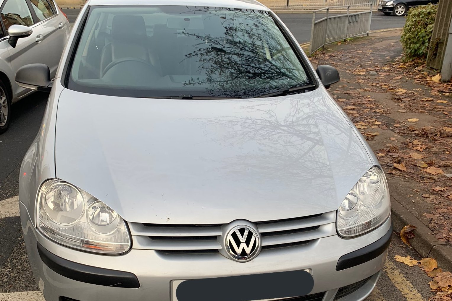 Broken down Leeds Road VW Golf seized for no insurance