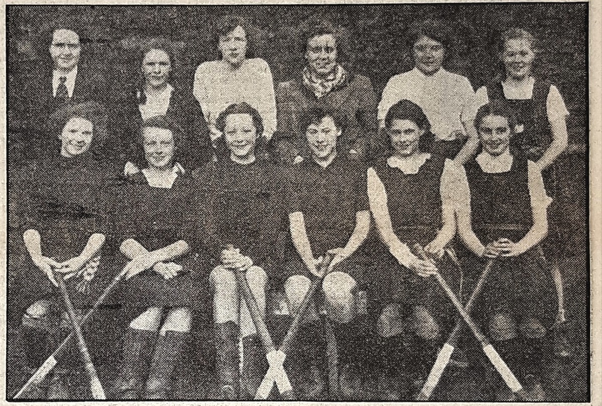 BRIGHOUSE GIRLS’ GRAMMAR SCHOOL HOCKEY TEAM 1950
