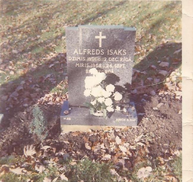 Alfreds Isaks’ headstone