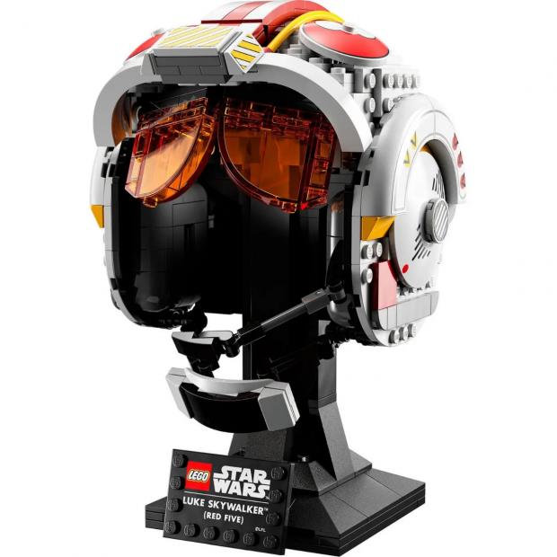 Bradford Telegraph and Argus: LEGO Star Wars Luke Skywalker Red Five Helmet Set (IWOOT)