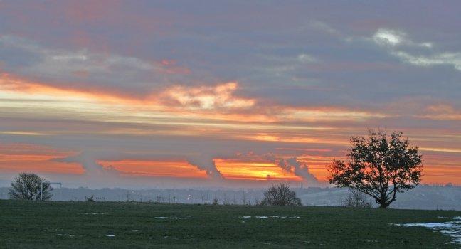 Sunrise over Pontefract, taken by Ruth Carr, of Hampton Place
Idle, Bradford.