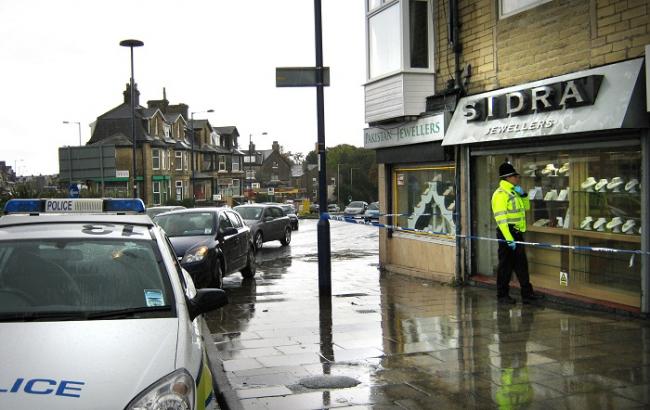 Police cordoned off the scene of an attempted robbery at a jewellers in Duckworth Lane, Bradford