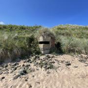 A bunker looking like Rod Stewart