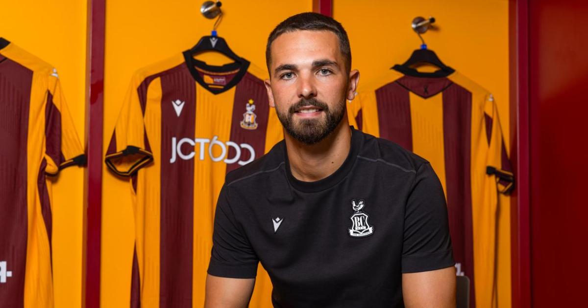Bantams pounce for Phillips as he joins from Barnsley on three-year deal