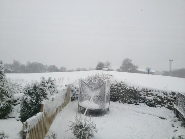 Snow in Thackley. Picture tweeted by reader Danielle @dsa0905