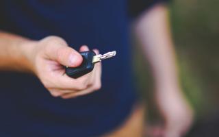 A driver holds their car key. Picture: Canva, Pixabay