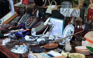 How to book a stall at Pudsey Yard Sale this September. Pictures: Canva, Pixabay