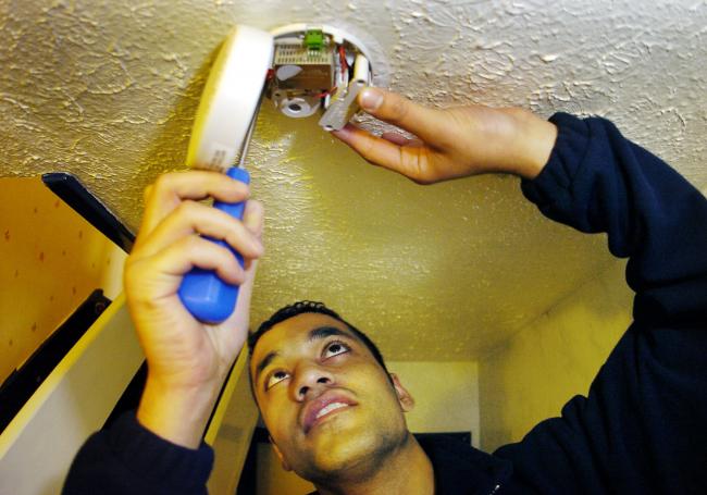 Warning As Study Finds Nearly 20 000 Homes In Bradford Do Not Have Smoke Alarms Bradford Telegraph And Argus